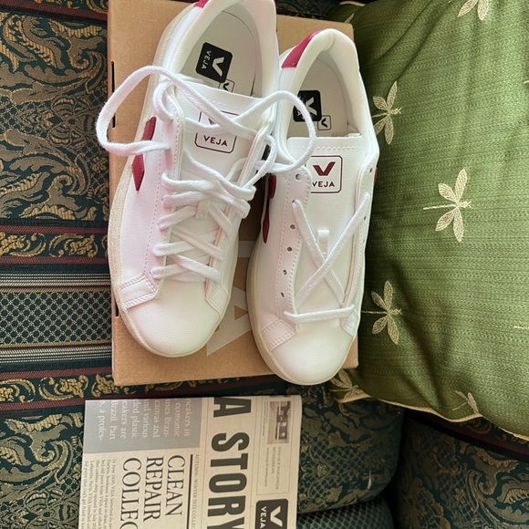 Veja UCRA CWL Marsala Brand new - Picture 10 of 10